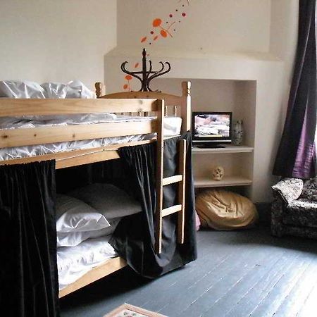 Art Roch Hostel Эдинбург Экстерьер фото